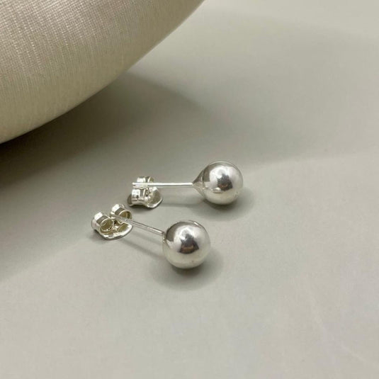 Brinco Bola Lisa 4mm Prata 925..