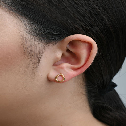 Brinco Gota Pequeno Fio Bolinhas Vazado - Ouro 18k