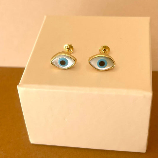 Brinco Ouro 18k Olho Grego Lozango 5x8mm – Proteção e Estilo em Uma Peça Única