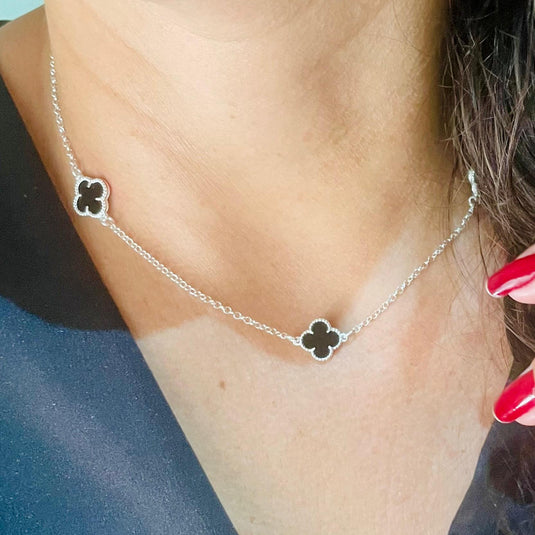 Colar Trevo Preto em Prata 925.