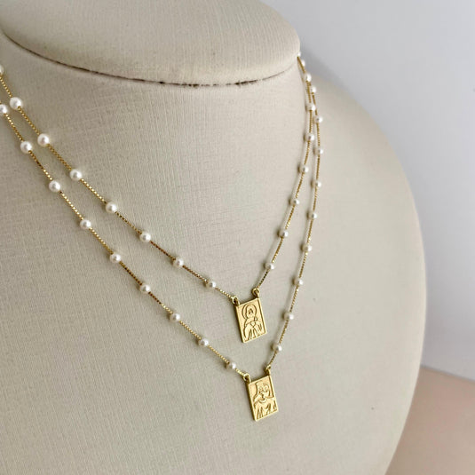 Escapulário 64 Pérolas Coreana com Duas Placas 1 Face e Corrente Veneziana 65cm em Ouro 18k