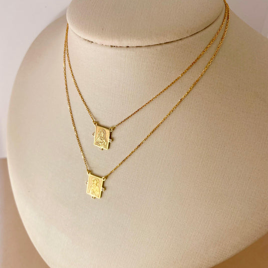 Escapulário Sagrado Coração de Jesus com Pedras Sintéticas e Gravação a Laser em Ouro 18k2