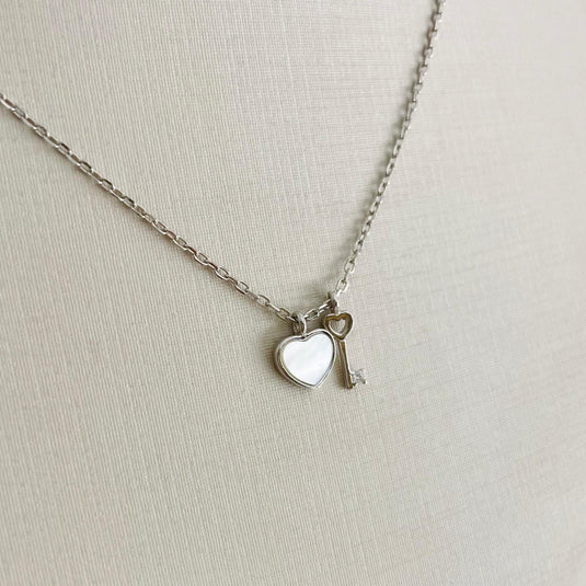 Gargantilha Coração Chave Liso 40cm Prata 925