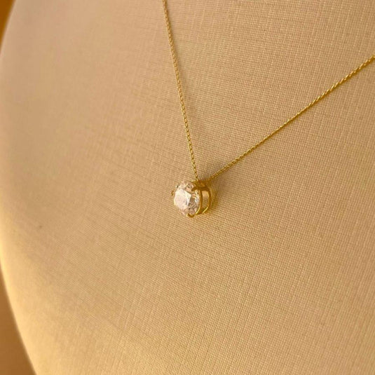 Gargantilha Mini Elo Português com Ponto de Luz 45cm em Ouro 18k – Delicadeza e Sofisticação.