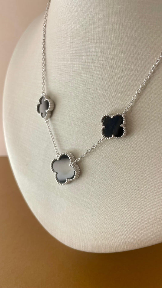 Gargantilha Trevo da Sorte com Pedra Ônix 12/16/12mm 40+5cm Cravejada com Zircônias2