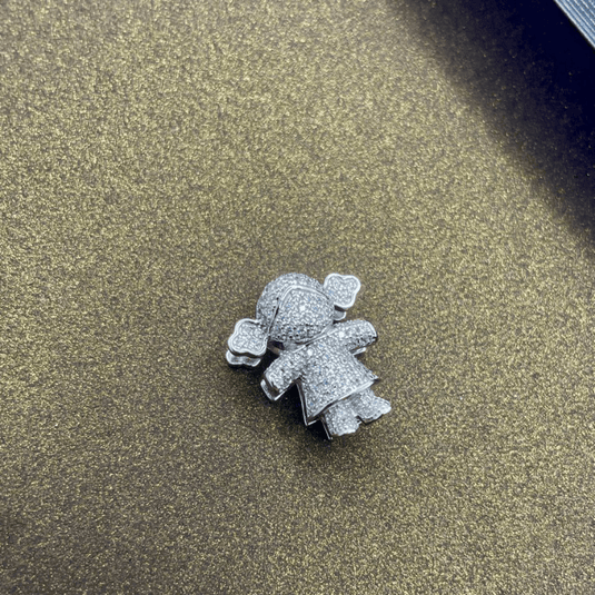 Pingente Menina Cravejada com Microzircônias em Prata 925