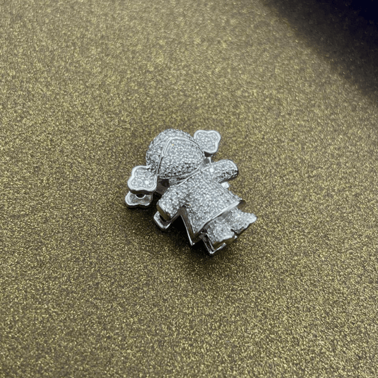 Pingente Menina Cravejada com Microzircônias em Prata 925