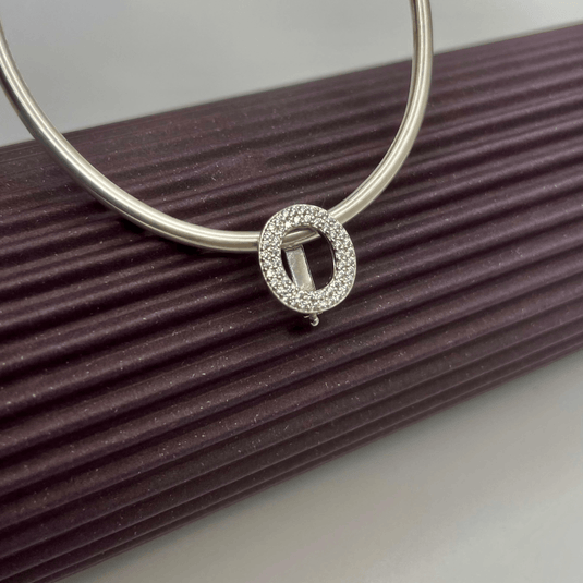 Pingente letra O Cravejado De com Zircônia Com Encaixe Em prata 925