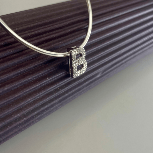 Pingente Letra B Cravejado De Zircônia Com Encaixe Em Prata 925