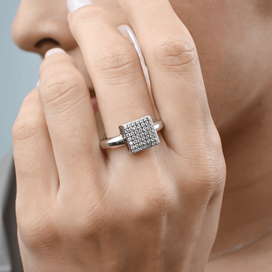 Anel Chuveiro Quadrado Zircônia Prata 925