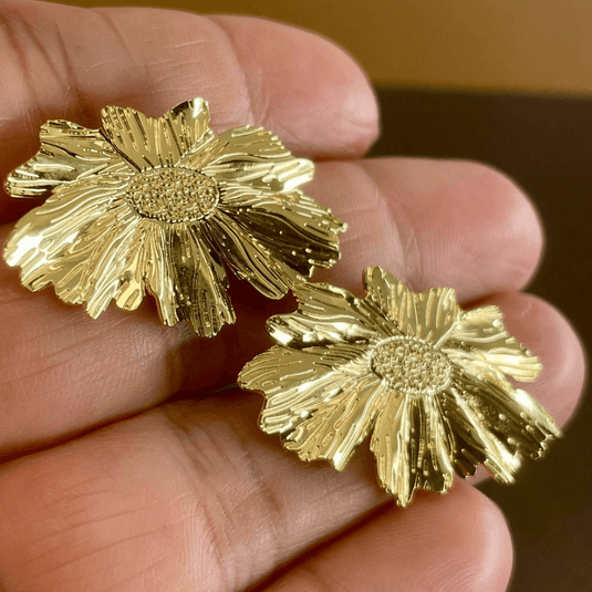 Brinco Flor Orgânico Trabalhado - Semijoia Premium