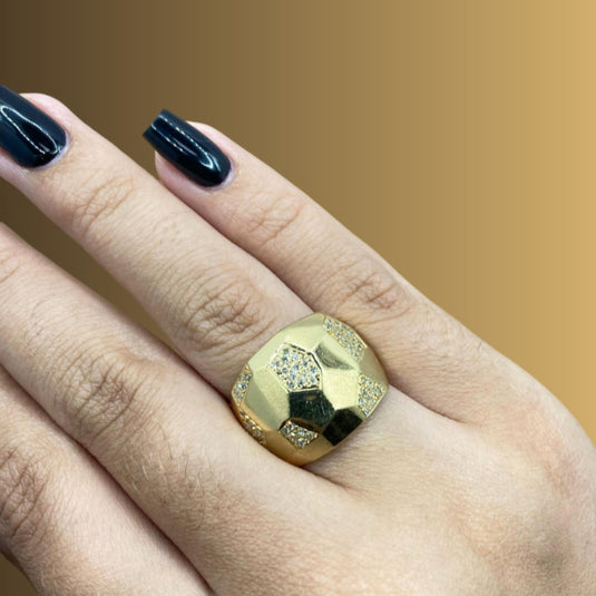 Anel Largo Facetas Lapidadas Com Brilhantes em Ouro 18k