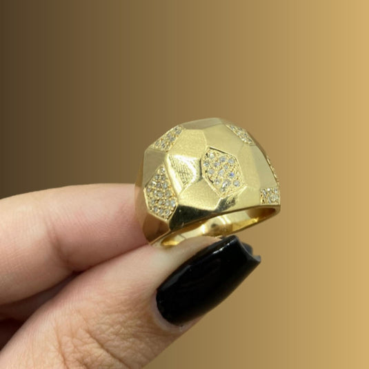 Anel Largo Facetas Lapidadas Com Brilhantes em Ouro 18k