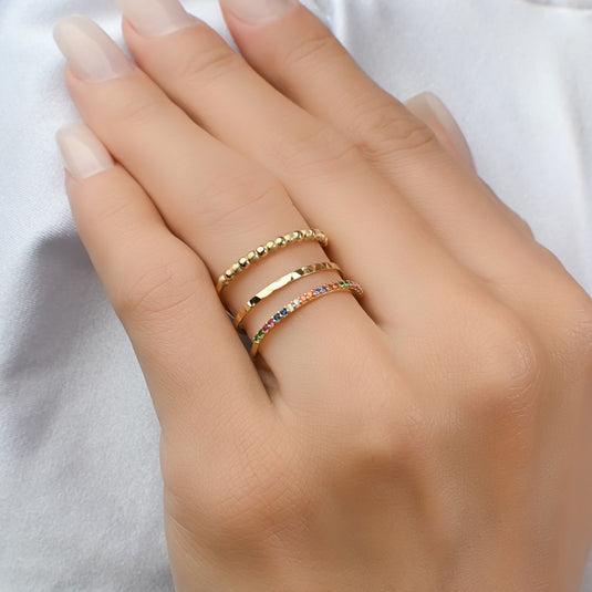 Anel Triplo com Bolinhas Cravejado com Pedras Sintéticas - Ouro 18k