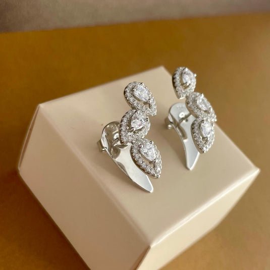Brinco Ear Cuff 3 Gotas Cravejado com Zircônias em Prata 925