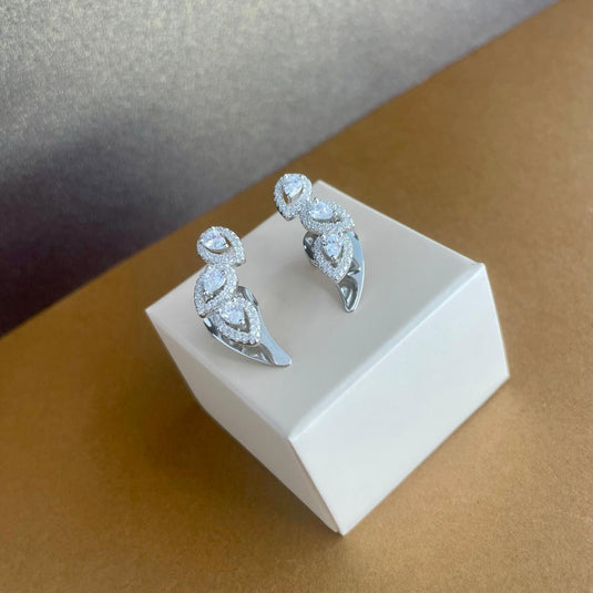 Brinco Ear Cuff 3 Gotas Cravejado com Zircônias em Prata 9252