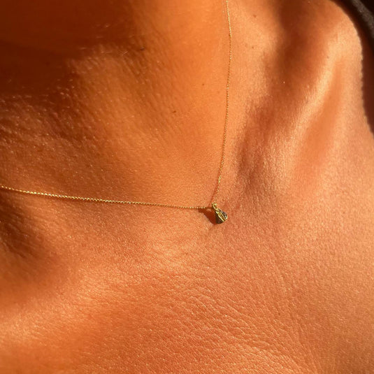 Gargantilha Mini Elo Português com Nossa Senhora Aparecida 45cm Ouro 18k – Proteção e Elegância........