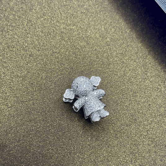 Pingente Menina Cravejada com Microzircônias em Prata 925