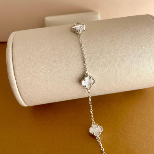 Pulseira Trevo com Madrepérola Cravejada com Zircônias em Prata 925 Rodinada2